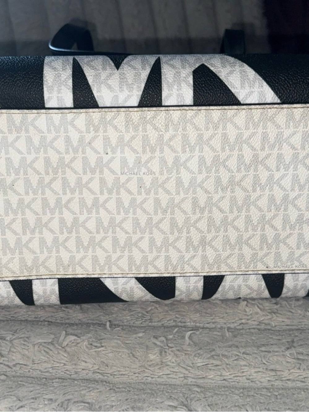 Michael Kors Logo Large Tote Handbag Purse - Picture 5 of 7